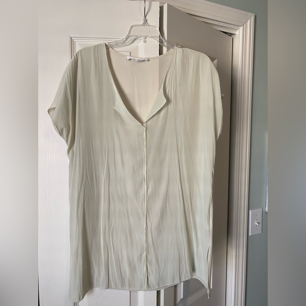 Lola and Sophie pale mint green blouse, sz M